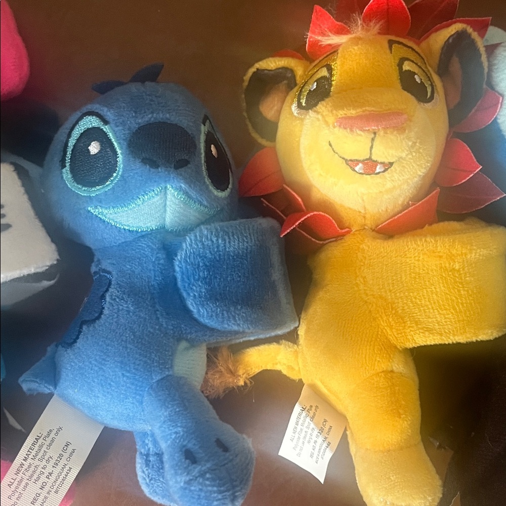 Cutie Cuffs Bundle - Lot of 11 Plush Snap Bracelets - Series 1, 2, 3, 4. - Picture 3 of 7